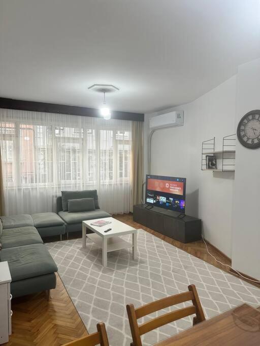 Taksim Cihangir'de 2+1 Апартаменты Стамбул